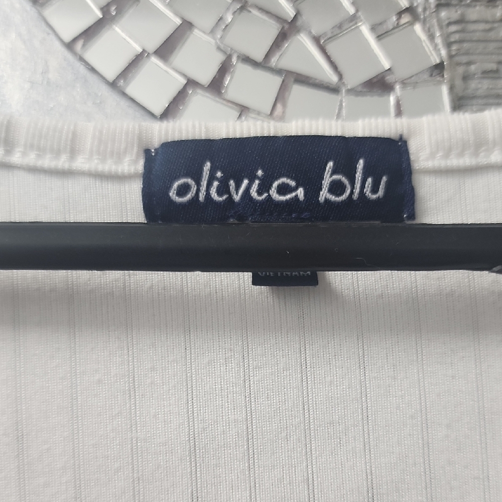 Chic White Lace Top by Olive & Oak - Picture 2 of 5